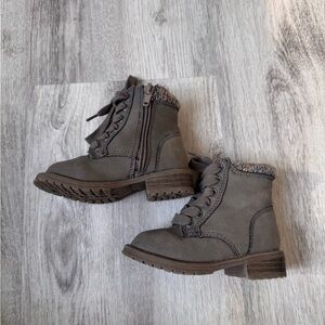 Madden Girl Kids Boots in Gray and Brown